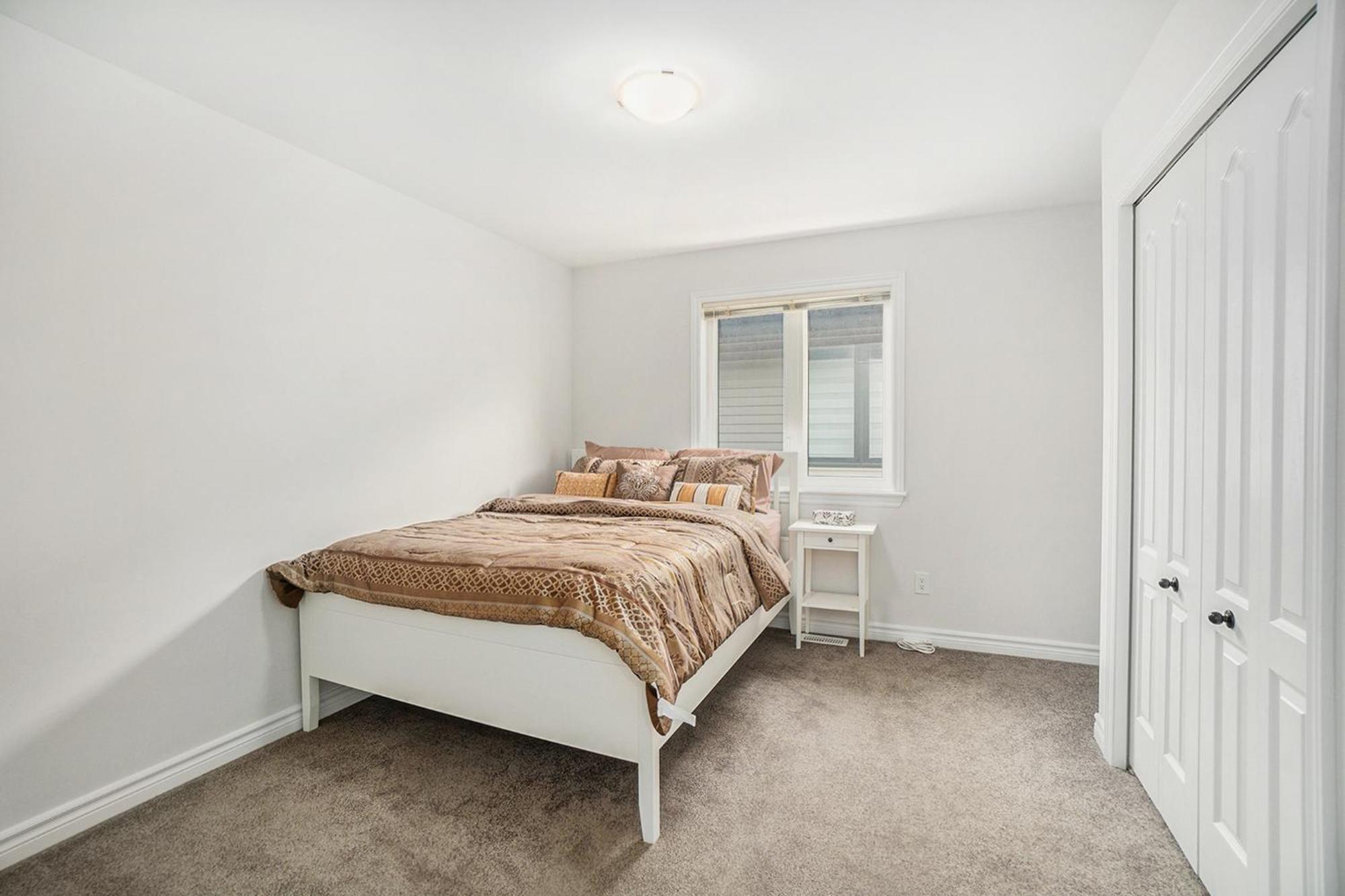 Fully Furnished 4 Bedroom House In Holiday home Ottawa