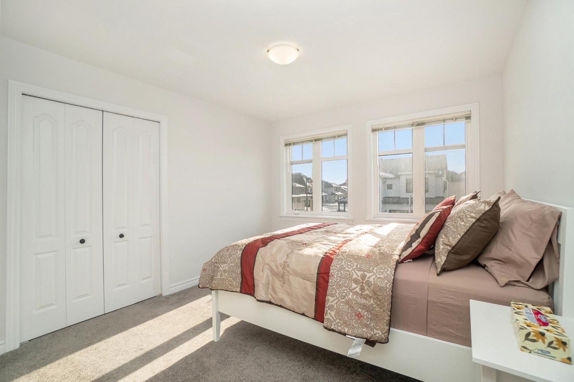 Holiday home Fully Furnished 4 Bedroom House In Ottawa